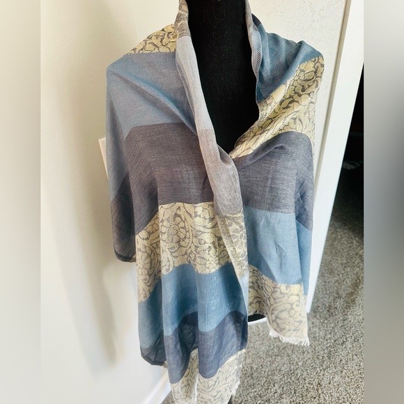 Ann Taylor Metallic Navy Floral Scarf Wrap Shawl ONE SIZE NWOT - Picture 6 of 14